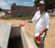 Em cidade 70% abastecida por carro pipa, piaba é solução para combater dengue